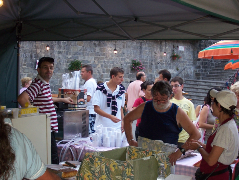  Image name: Estate043.jpg 
 width: 801 pixel 
 height: 602 pixel 
 Size: 417638 bytes 
 Click to enlarge 